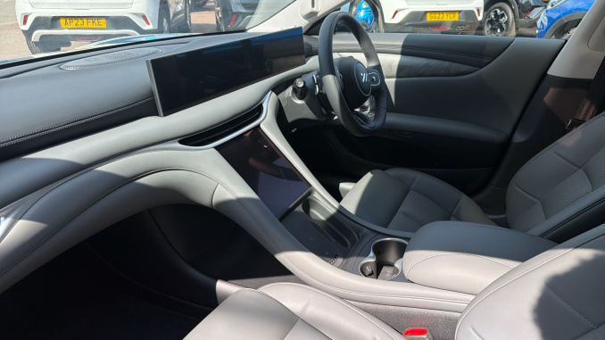 MG IM5 553kW Performance 100kWh 5dr Auto Electric Hatchback - Image 9